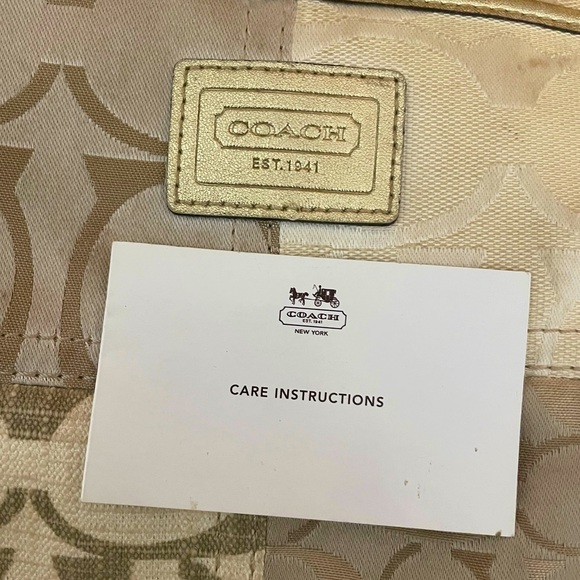Coach Signature Crossbody / Shoulder Bag - Picture 5 of 5